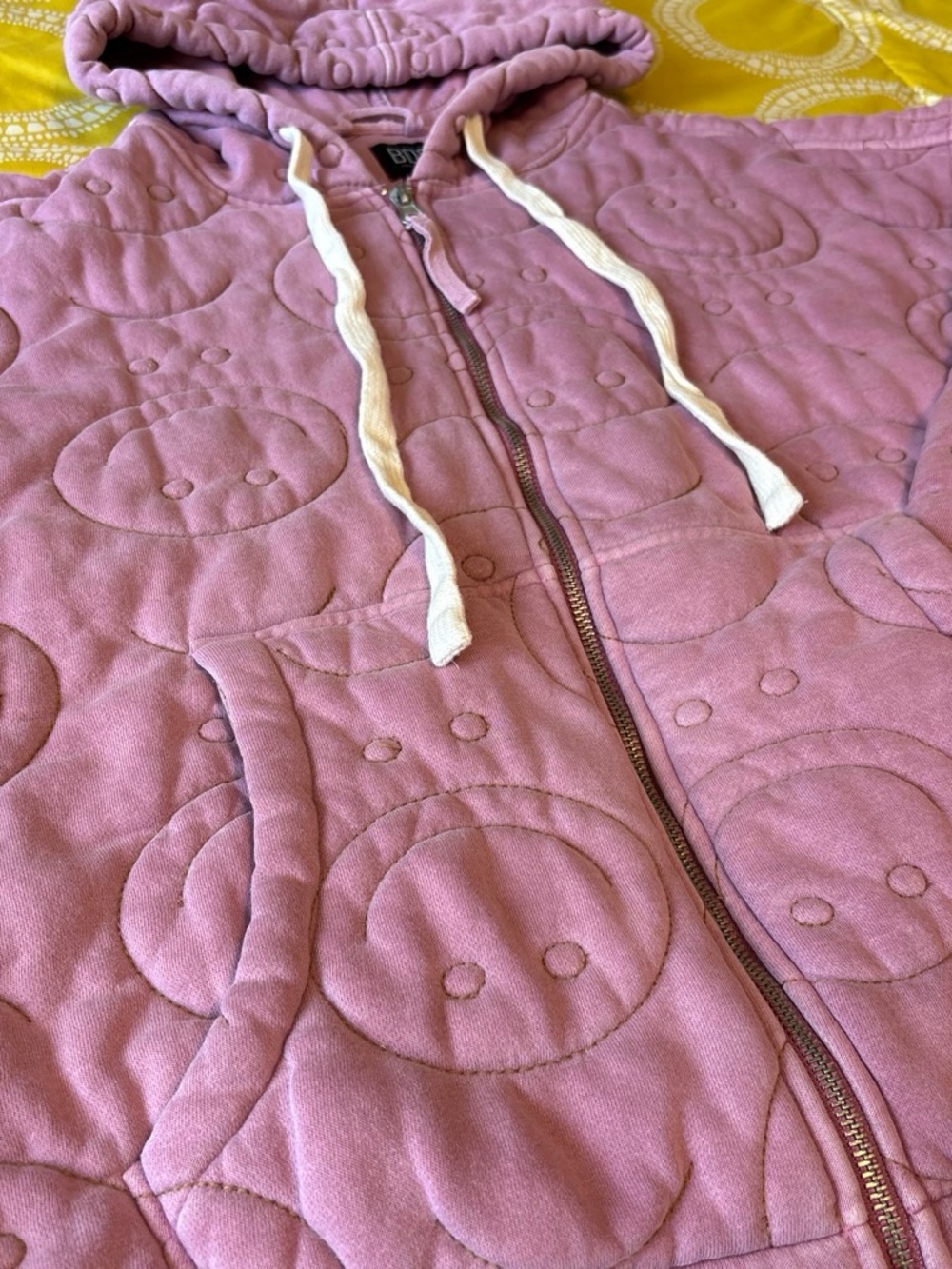 BDG Urban Outfitters Pink Quilted Smiley Face Hoodie Jacket - Picture 2 of 5